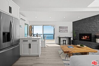 25154 Malibu Rd in Malibu, CA - Building Photo - Building Photo