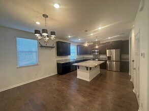 1593 Parkside Way in Roseville, CA - Building Photo - Building Photo
