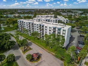 2611 NW 56th Ave in Lauderhill, FL - Building Photo - Building Photo