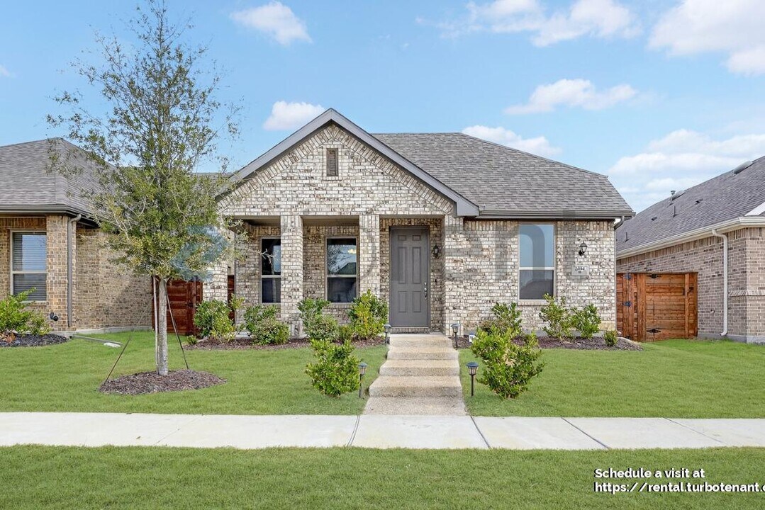 2004 Poppy Wy in Mesquite, TX - Building Photo