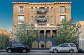 Wicklow Common in Los Angeles, CA - Foto de edificio - Building Photo