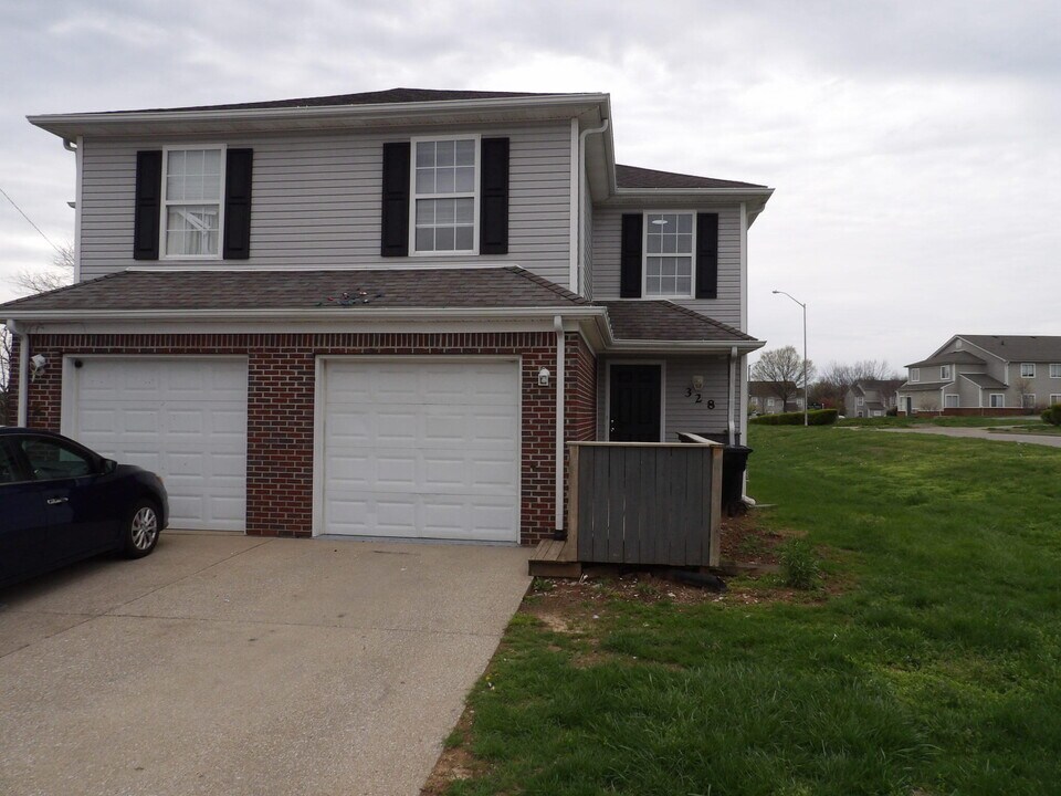 328 Bypass Plaza Dr in Frankfort, KY - Building Photo