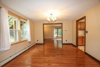 63 Mill Rd in Kingston, NH - Building Photo - Building Photo