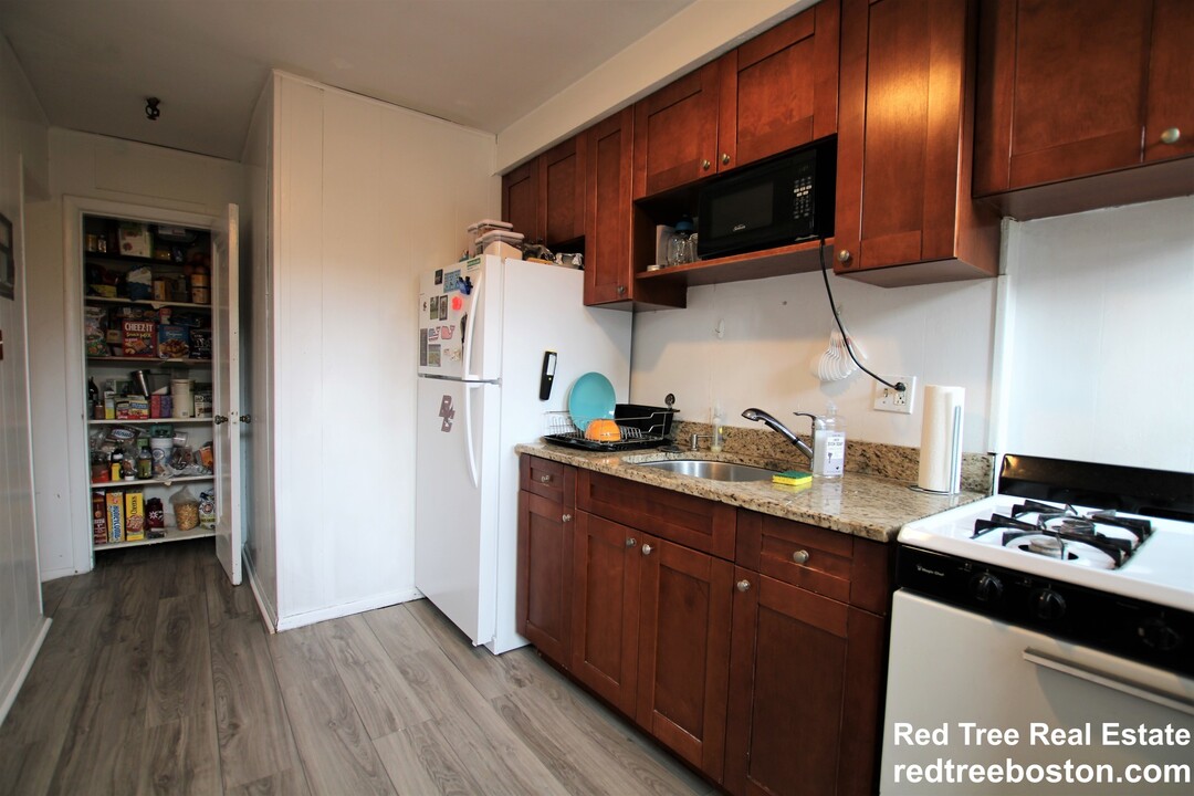 1999 Commonwealth Ave, Unit 12a in Boston, MA - Building Photo