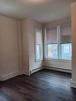 9 Main St, Unit Unit 7 in Blairstown, NJ - Building Photo