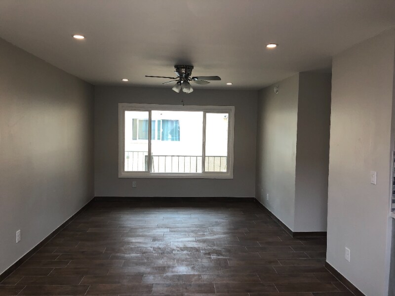 1108 W 110th St in Los Angeles, CA - Building Photo
