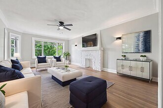 7757 S Essex Ave in Chicago, IL - Building Photo - Building Photo