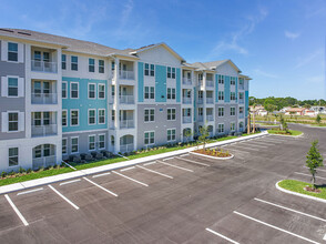 Isla in Palm Bay, FL - Foto de edificio - Building Photo