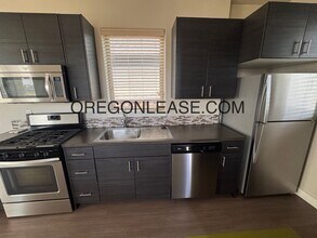 1210 Little John Ln in Eugene, OR - Building Photo - Building Photo