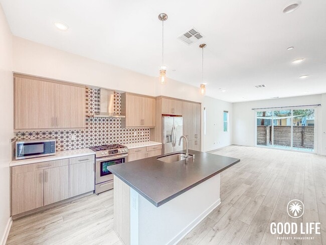property at 10451 Harlow Cir