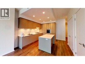 3833 Evergreen Pl in Burnaby, BC - Building Photo