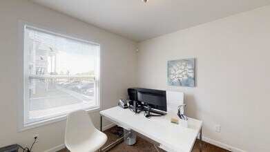 King Edward Apartments in Regina, SK - Building Photo - Building Photo