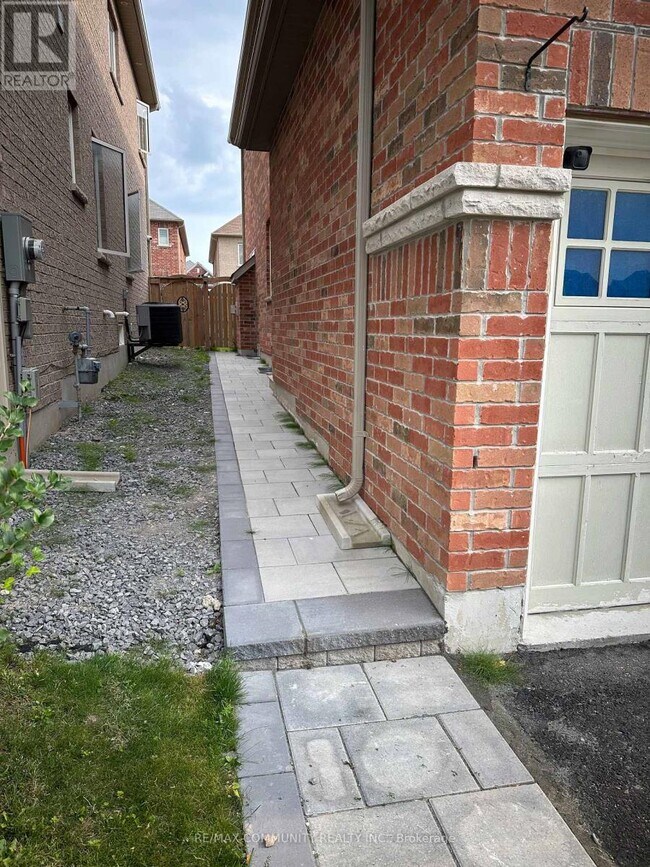 941 Greenhill Ave in Oshawa, ON - Building Photo - Building Photo