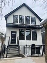 2046 W Moffat St in Chicago, IL - Building Photo