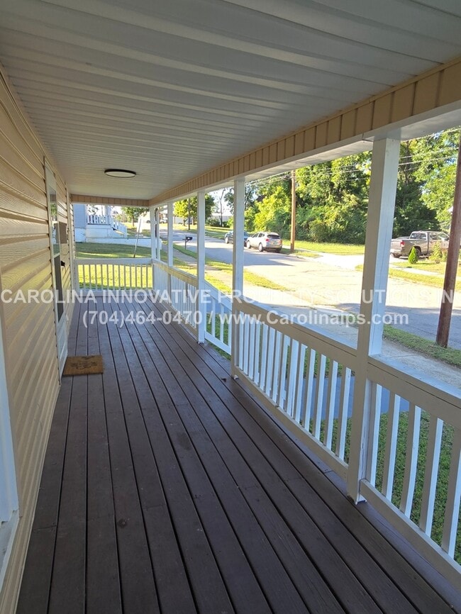 427 E Cemetery St in Salisbury, NC - Foto de edificio - Building Photo