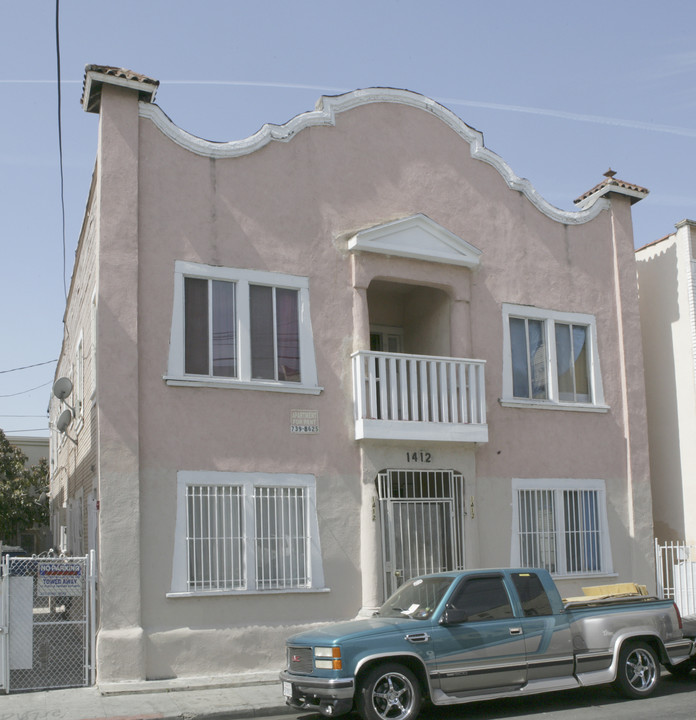 1412 W 10th Pl in Los Angeles, CA - Building Photo