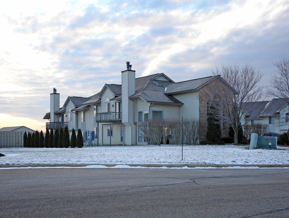 Mercedes Place in Canfield, OH - Building Photo