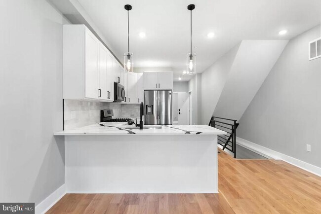 3037 W Sedgley Ave in Philadelphia, PA - Building Photo - Building Photo