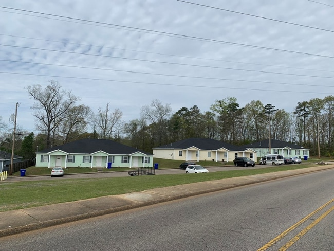 512 Gibbs St in Troy, AL - Building Photo - Building Photo