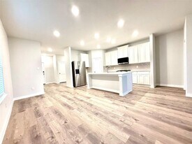 32851 Laureate Dr in Brookshire, TX - Building Photo