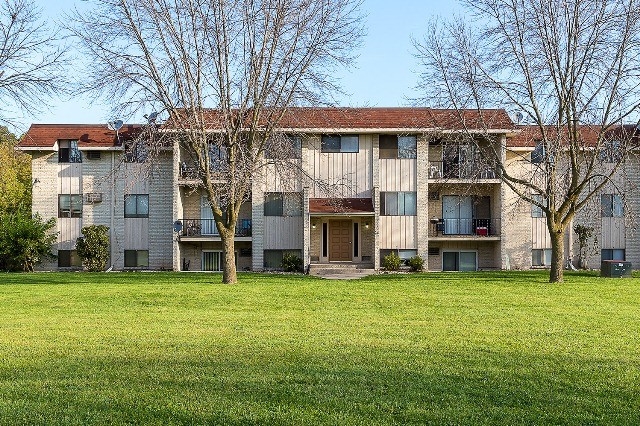 West Wind Village in Zion, IL - Building Photo