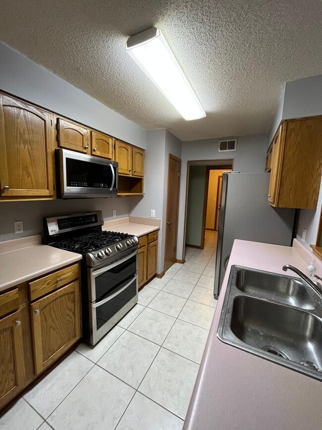 3945 Balsam Dr in Niceville, FL - Foto de edificio - Building Photo