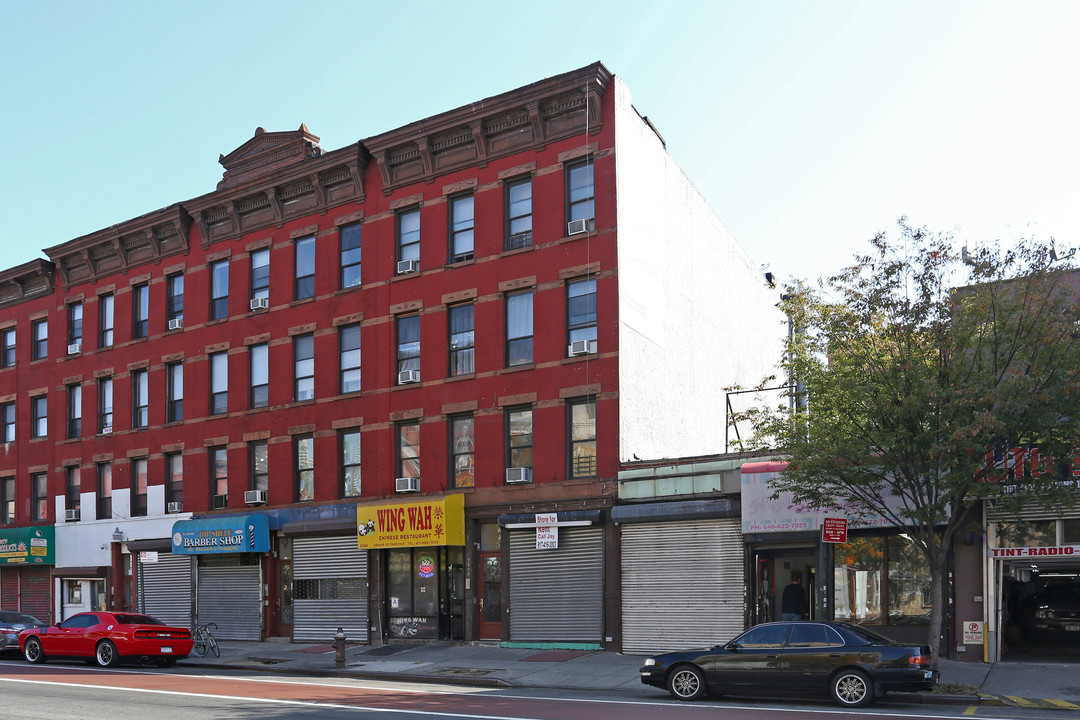 2308 First Avenue in New York, NY - Foto de edificio