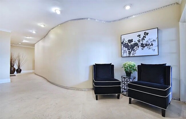 8550 Holloway Dr in West Hollywood, CA - Foto de edificio - Building Photo