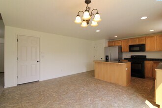 5404 Coolidge Ct in Pasco, WA - Building Photo - Building Photo