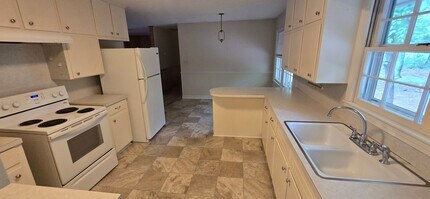 493 Redland Rd in Advance, NC - Building Photo - Building Photo