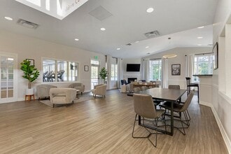 The Apartments at Canterbury in Rosedale, MD - Foto de edificio - Building Photo