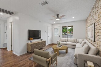 2616 Audubon Pl in Austin, TX - Building Photo - Building Photo