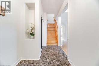 2499 Scotch Pine Dr in Oakville, ON - Building Photo - Building Photo