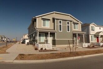 182 E Arcade Dr in Saratoga Springs, UT - Building Photo - Building Photo