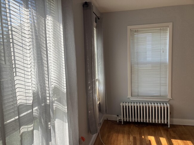 343 Beacon St, Unit #2 in Somerville, MA - Building Photo - Building Photo