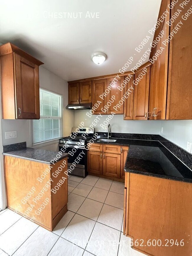 property at 947 1/2 Chestnut Ave