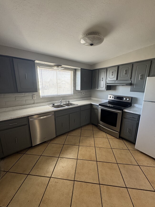 property at 3301 W Calle Toronja