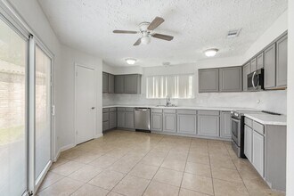 16211 Olive Glen Dr in Houston, TX - Building Photo - Building Photo