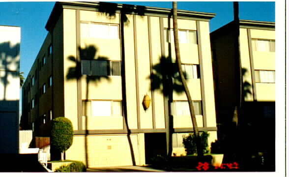 232 N Crescent Dr in Beverly Hills, CA - Building Photo - Building Photo