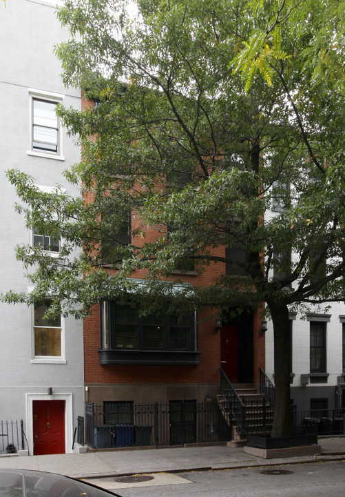 308 W 19th St in New York, NY - Building Photo