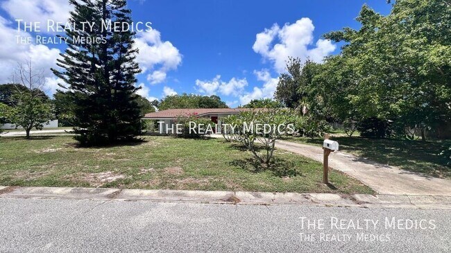 904 Hall St in Melbourne, FL - Building Photo - Building Photo