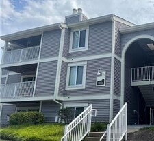 1004 Autumn Woods Ln in Virginia Beach, VA - Building Photo