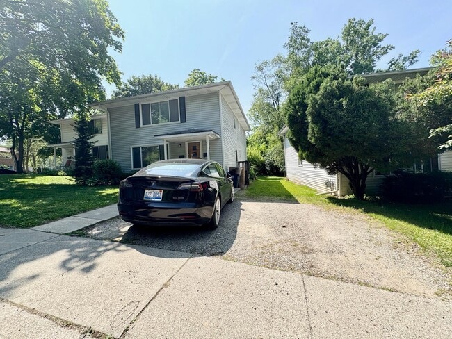 111 Glendale Dr in Ann Arbor, MI - Building Photo - Building Photo