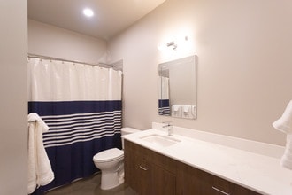The Lake in Coeur d'Alene, ID - Foto de edificio - Interior Photo
