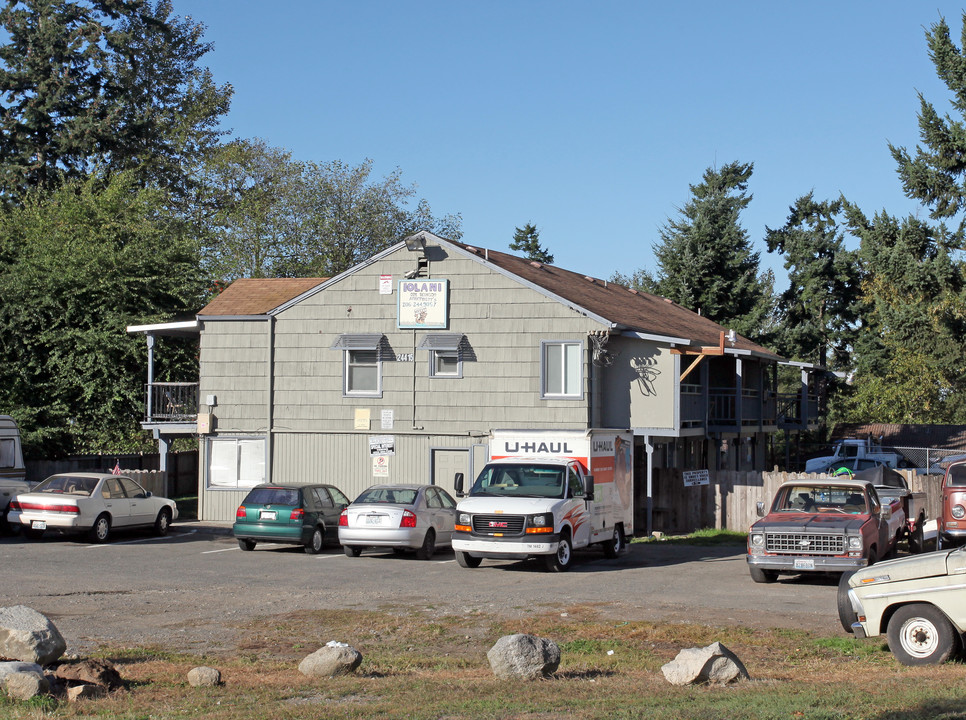 Iolani Apartments in Kent, WA - Building Photo