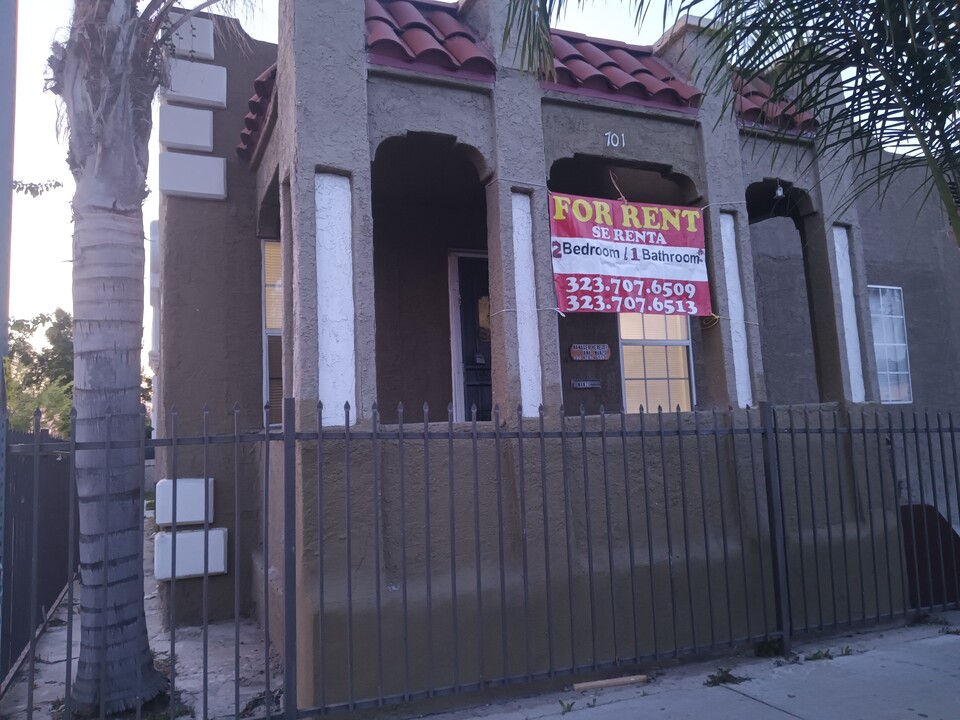 701 N Cummings St, Unit 701 in Los Angeles, CA - Building Photo