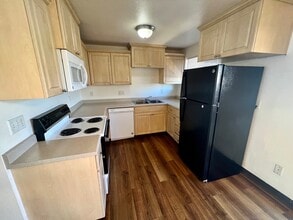 386 Benson St in Medford, OR - Building Photo - Building Photo