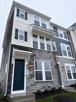 9407 Pacific Elm St in Fredericksburg, VA - Building Photo