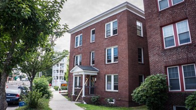 274 Park Ave in Portland, ME - Foto de edificio - Building Photo