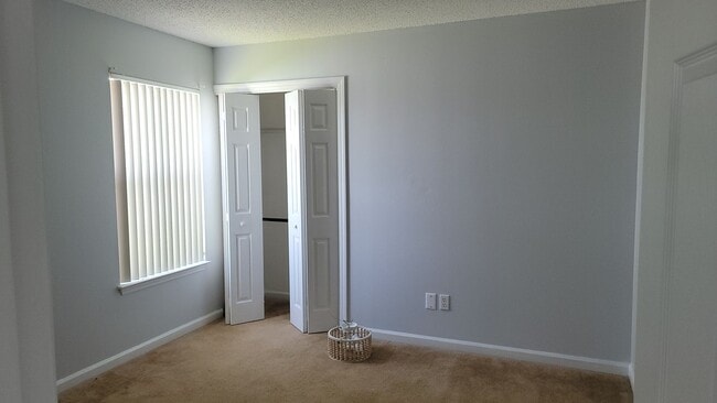 18 Roxbury Ln in Palm Coast, FL - Building Photo - Building Photo